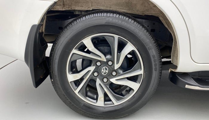 2022 Toyota Innova Crysta 2.4 VX 8 STR, Diesel, Manual, 48,971 km, Right Rear Wheel