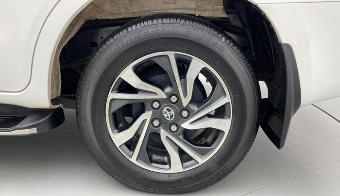 2022 Toyota Innova Crysta 2.4 VX 8 STR, Diesel, Manual, 48,971 km, Left Rear Wheel