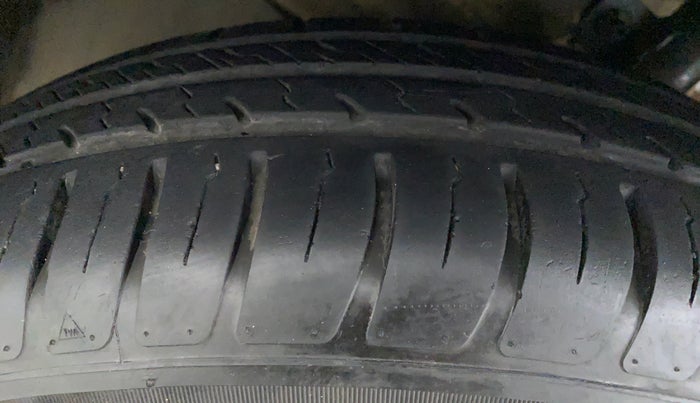 2019 Maruti Swift VXI D, Petrol, Manual, 16,521 km, Left Rear Tyre Tread