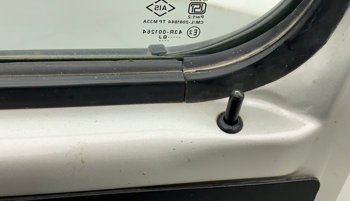 2019 Maruti Eeco 5 STR WITH AC PLUSHTR, CNG, Manual, 60,397 km, Lock system - Door lock knob has minor damage