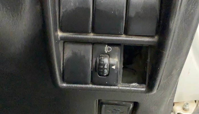 2019 Maruti Eeco 5 STR WITH AC PLUSHTR, CNG, Manual, 60,397 km, Dashboard - Headlight height adjustment not working