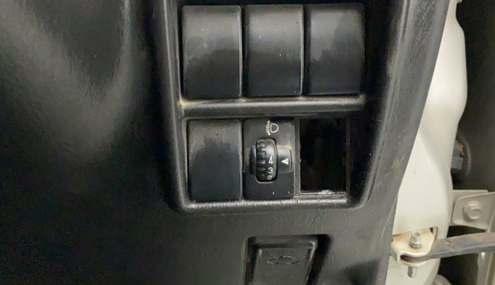 2019 Maruti Eeco 5 STR WITH AC PLUSHTR, CNG, Manual, 60,397 km, Dashboard - CNG switch not functional