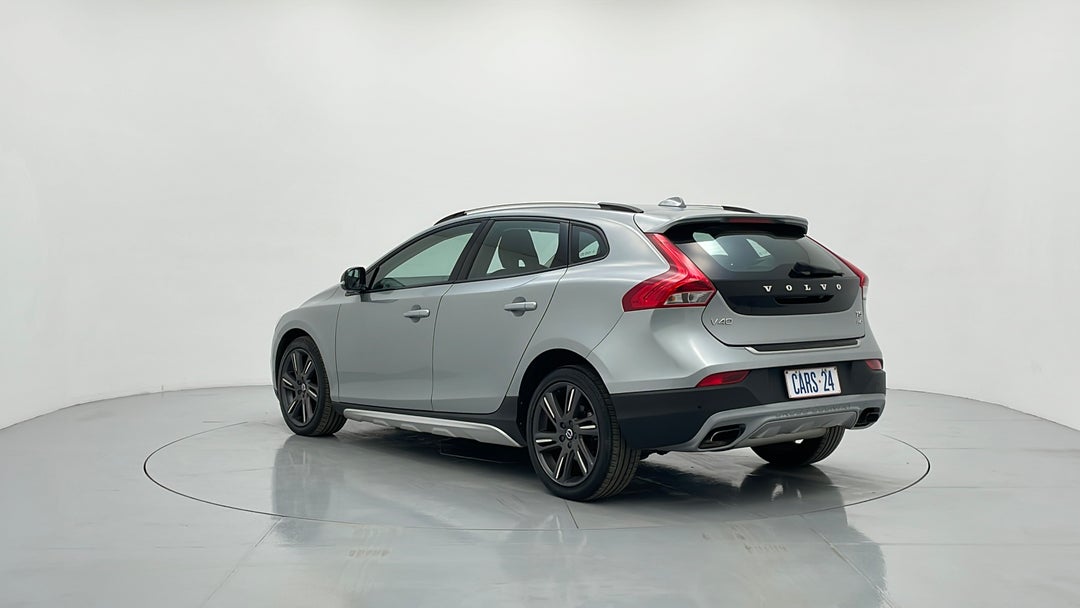 Left Back Diagonal (45- Degree) View