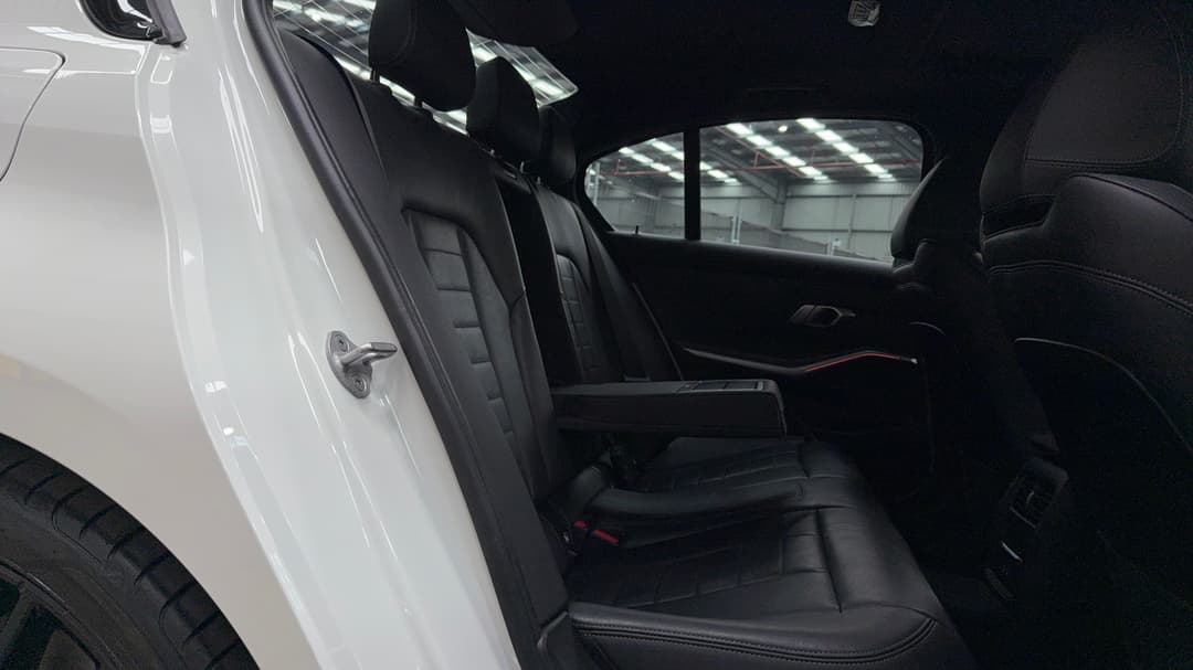 2020 BMW 3 20i M Sport, Automatic, 39517 km, Right Side Rear Door Cabin View
