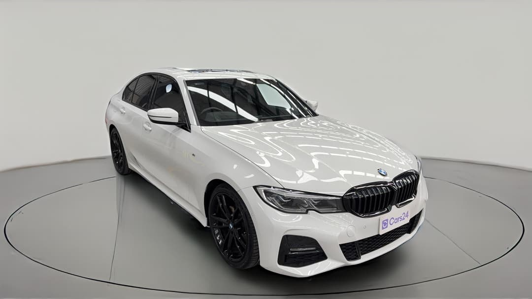 2020 BMW 3 20i M Sport, Automatic, 39517 km, Right Front Diagonal (45- Degree) View