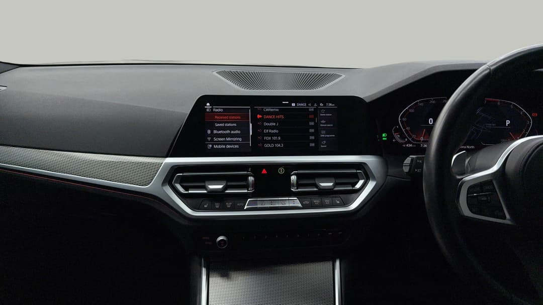 2020 BMW 3 20i M Sport, Automatic, 39517 km, Center Console