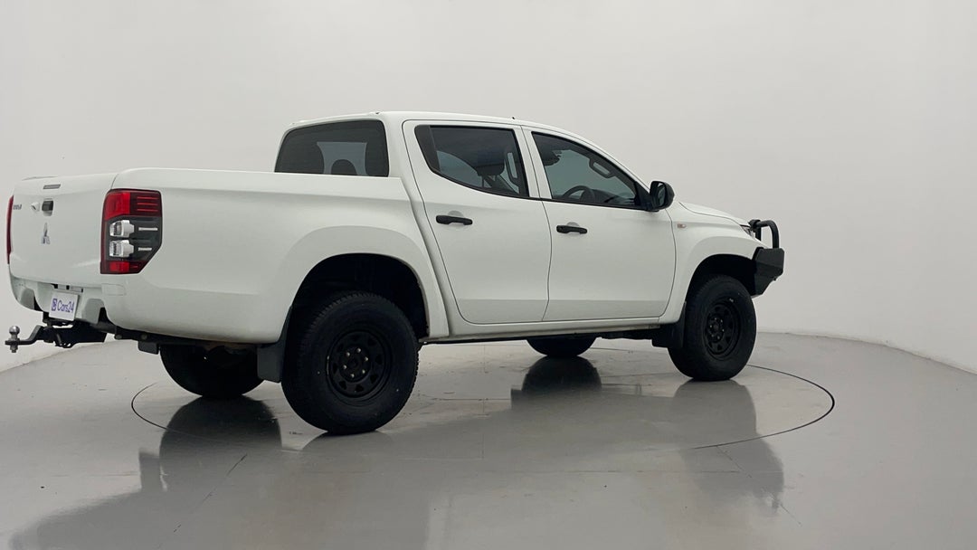 Right Back Diagonal (45- Degree) View