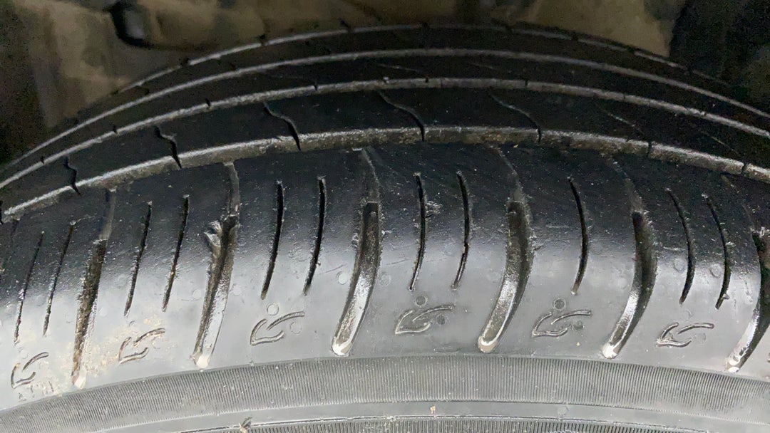 Left Front Tyre Tread