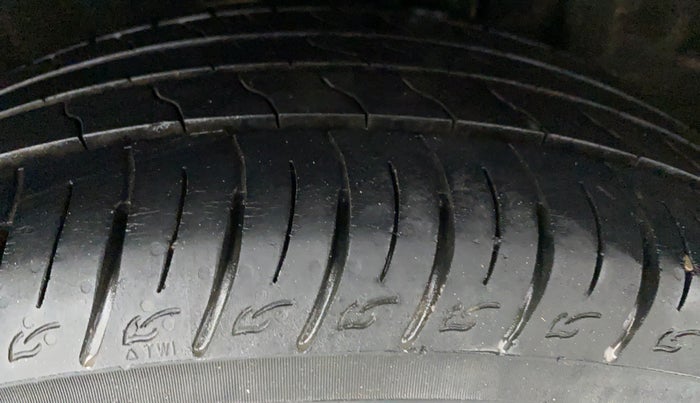 2018 Maruti Vitara Brezza ZDI PLUS DUAL TONE, Diesel, Manual, 48,535 km, Left Rear Tyre Tread