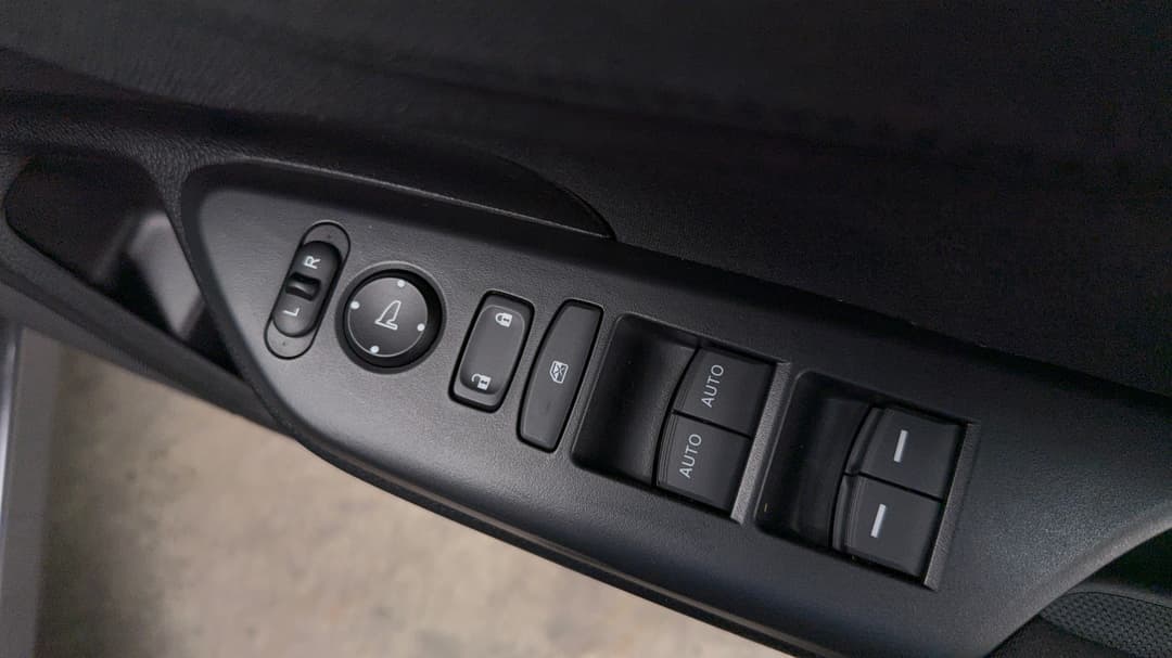 2019 Honda Civic Vti-s, Automatic, 80228 km, Drivers Side Door Panel Controls