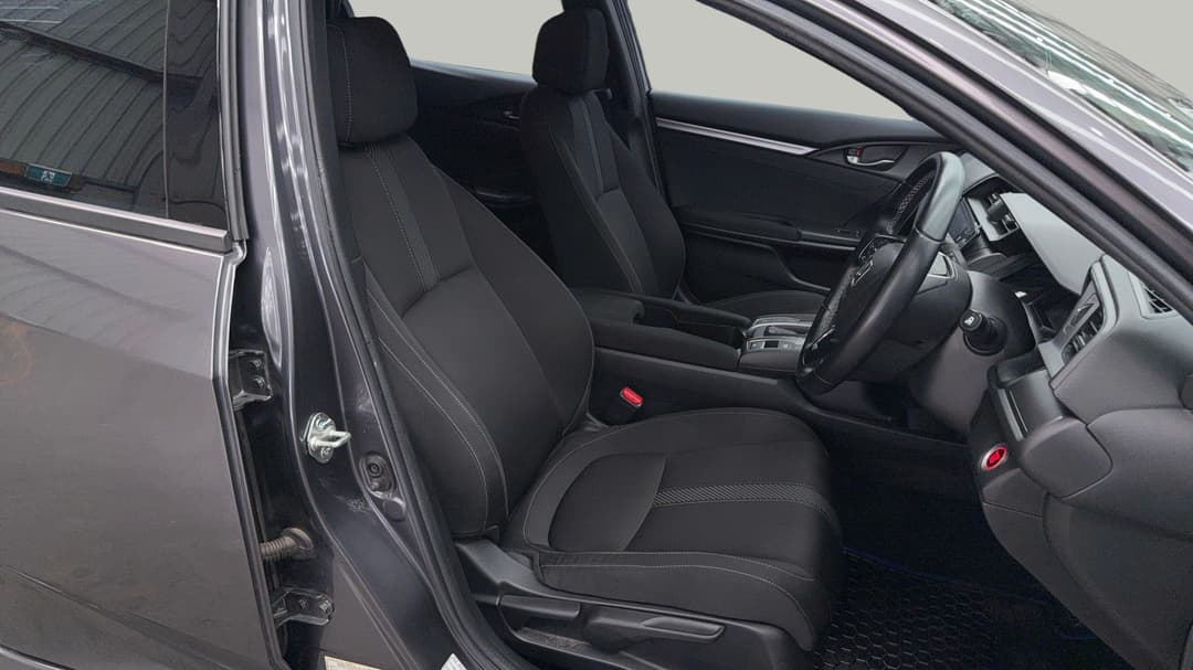 2019 Honda Civic Vti-s, Automatic, 80228 km, Right Side Front Door Cabin View
