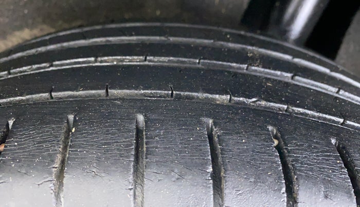 2015 Maruti Baleno ALPHA PETROL 1.2, Petrol, Manual, 57,268 km, Left Rear Tyre Tread