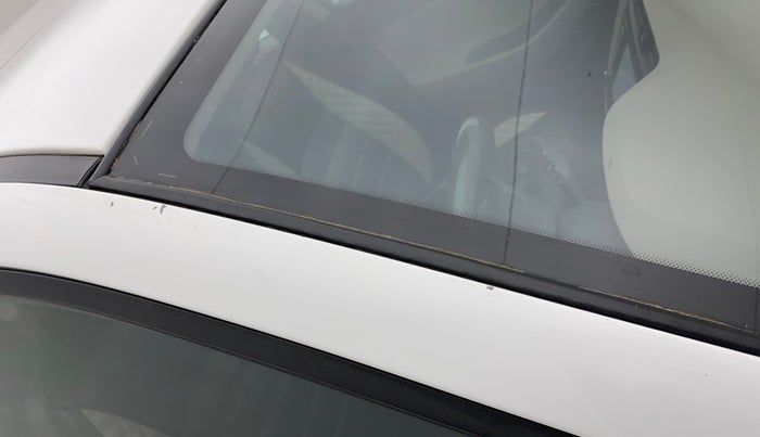 2017 Hyundai Elite i20 ASTA 1.2, Petrol, Manual, 47,937 km, Right A pillar - Paint is slightly faded