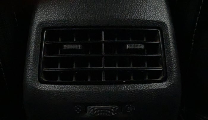 2017 Hyundai Elite i20 ASTA 1.2, Petrol, Manual, 47,937 km, Rear AC Vents
