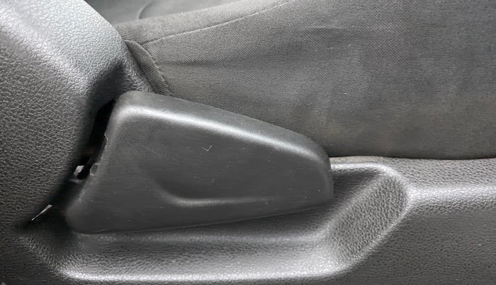 2017 Renault Kwid RXT, Petrol, Manual, 63,715 km, Driver Side Adjustment Panel