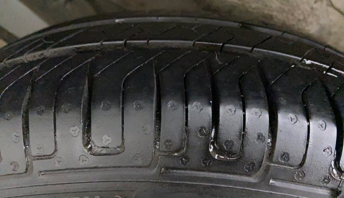 2012 Maruti Wagon R 1.0 LXI CNG, CNG, Manual, 87,309 km, Right Rear Tyre Tread