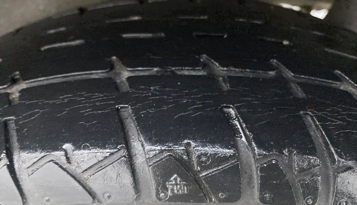 2015 Maruti Wagon R 1.0 LXI CNG, CNG, Manual, 69,497 km, Left Rear Tyre Tread