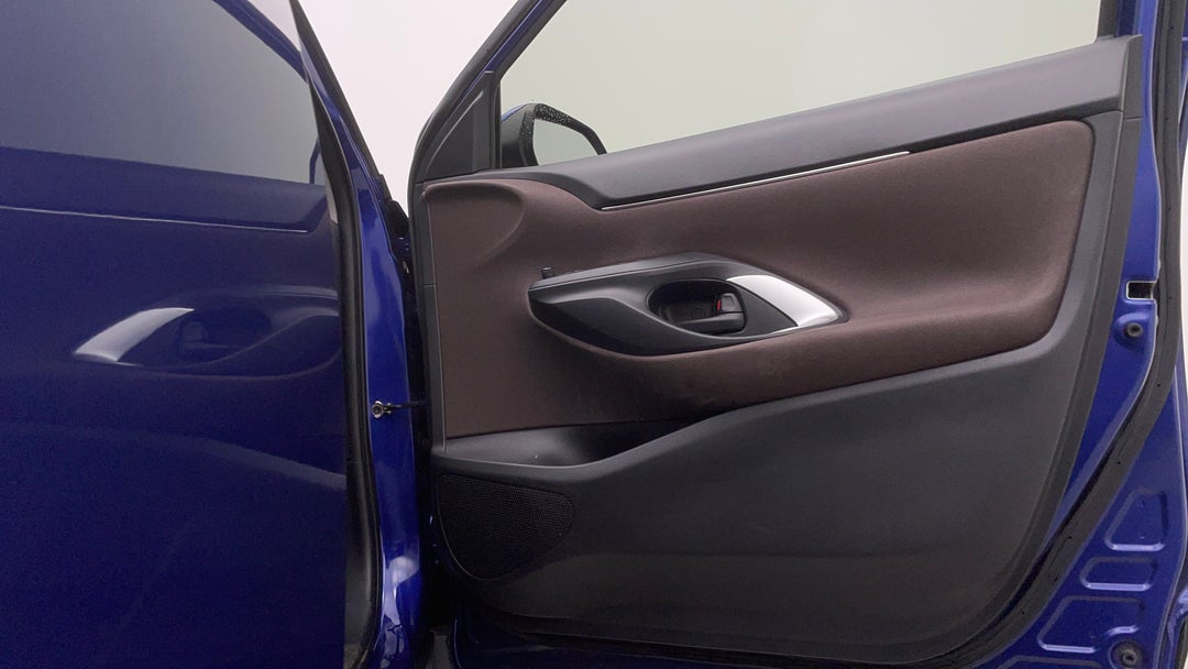 2021 Toyota Yaris Cross Urban (two-tone), Automatic, 71900 km, Speaker View