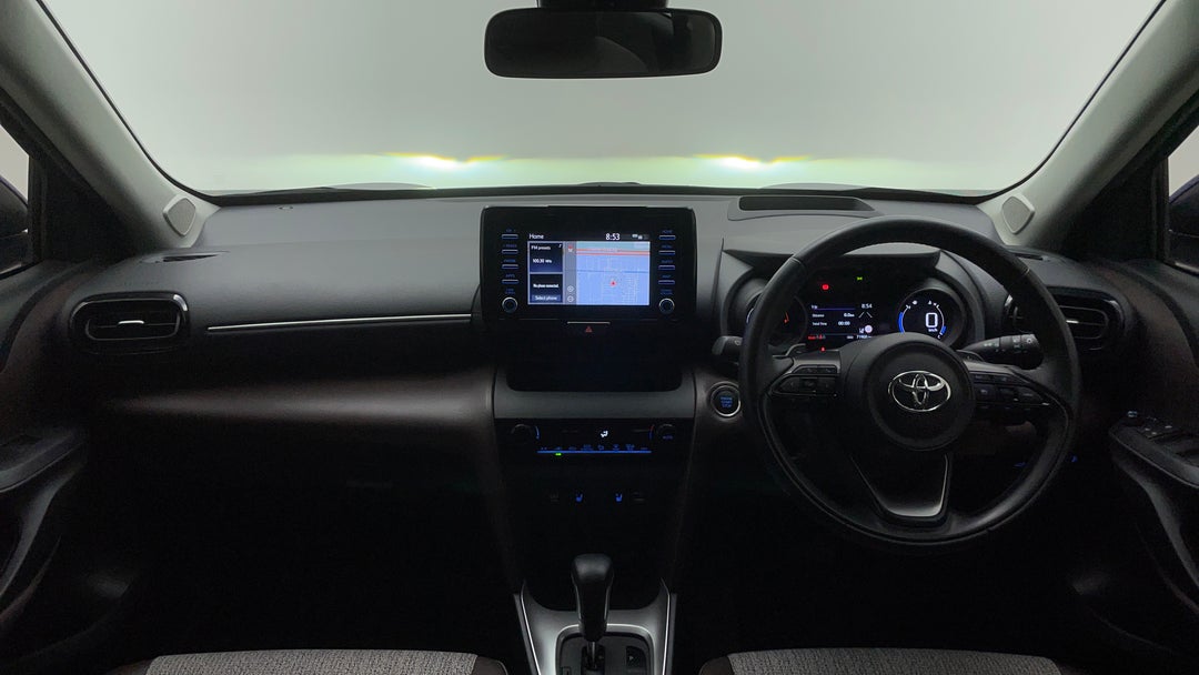 2021 Toyota Yaris Cross Urban (two-tone), Automatic, 71900 km, Dashboard View