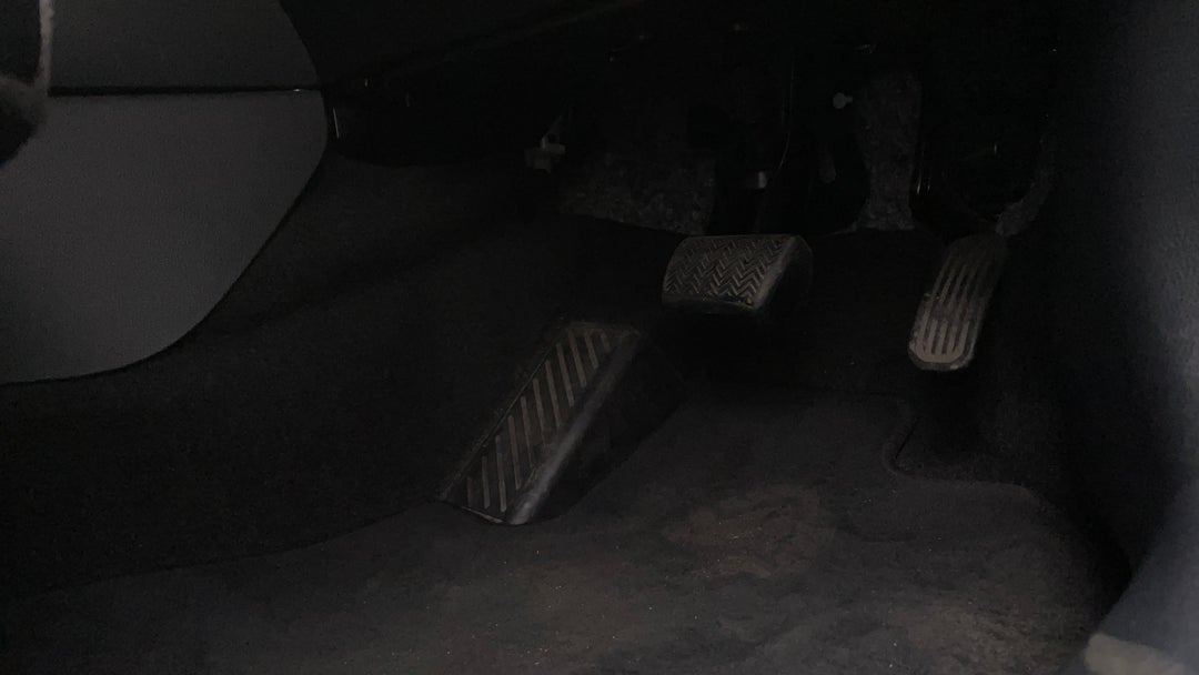 2021 Toyota Yaris Cross Urban (two-tone), Automatic, 71900 km, Pedals and Footmat