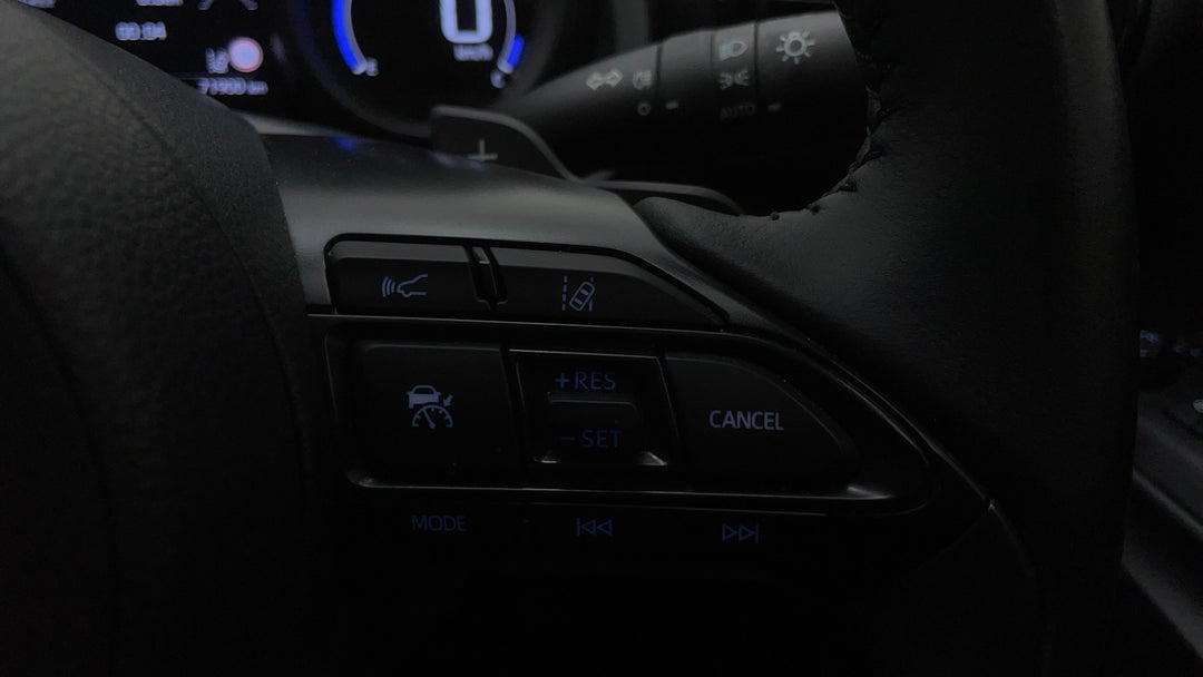 2021 Toyota Yaris Cross Urban (two-tone), Automatic, 71900 km, Cruise Control