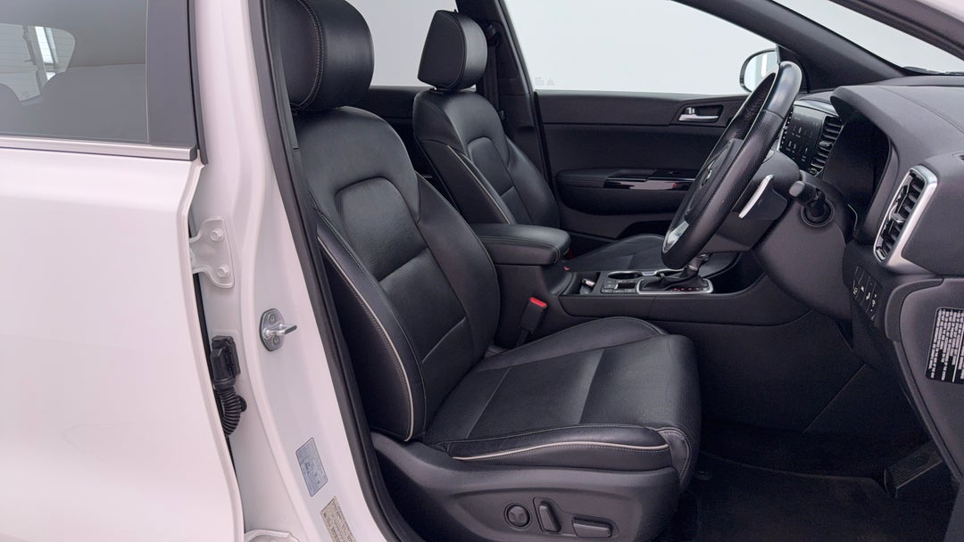 2020 Kia Sportage Gt-line (AWD), Automatic, 50571 km, Right Side Front Door Cabin View
