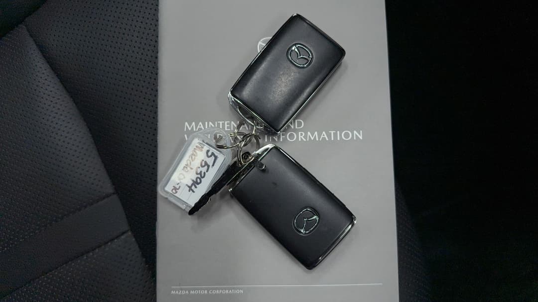 2024 Mazda Cx-70 G50e Gt, Automatic, 17254 km, Key Close-up