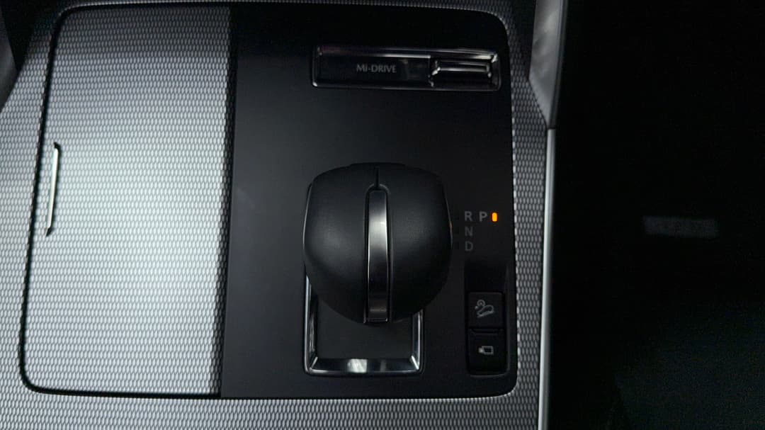 2024 Mazda Cx-70 G50e Gt, Automatic, 17254 km, Gear Lever 