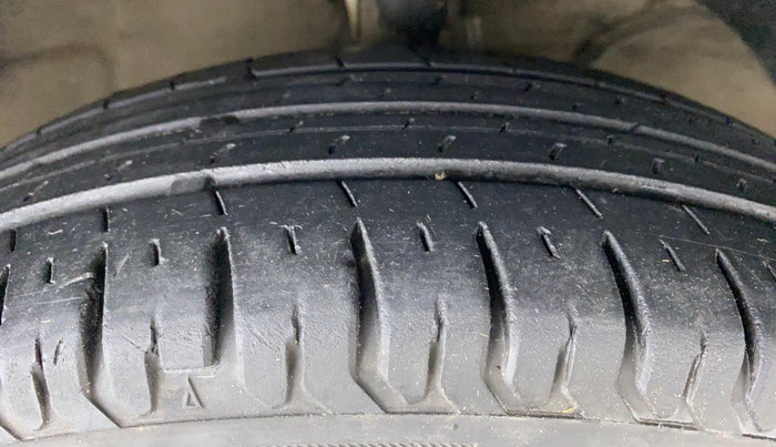 2018 Maruti Dzire VDI AMT, Diesel, Automatic, 97,127 km, Right Front Tyre Tread