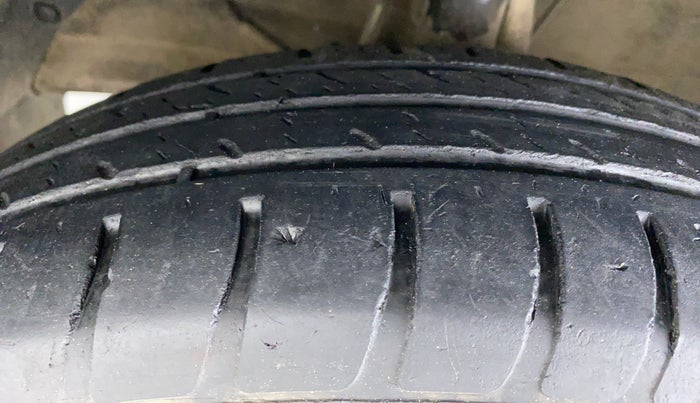 2018 Maruti Dzire VDI AMT, Diesel, Automatic, 97,127 km, Left Front Tyre Tread