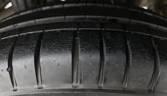 2015 Maruti Alto 800 LXI, Petrol, Manual, 70,689 km, Right Rear Tyre Tread