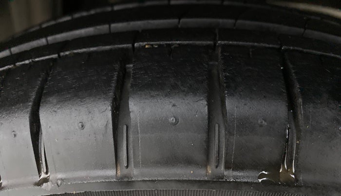 2015 Maruti Alto 800 LXI, Petrol, Manual, 70,689 km, Left Rear Tyre Tread