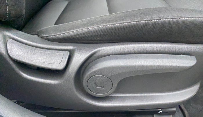 2019 Hyundai New Elantra 2.0 SX MT PETROL, Petrol, Manual, 60,472 km, Driver Side Adjustment Panel