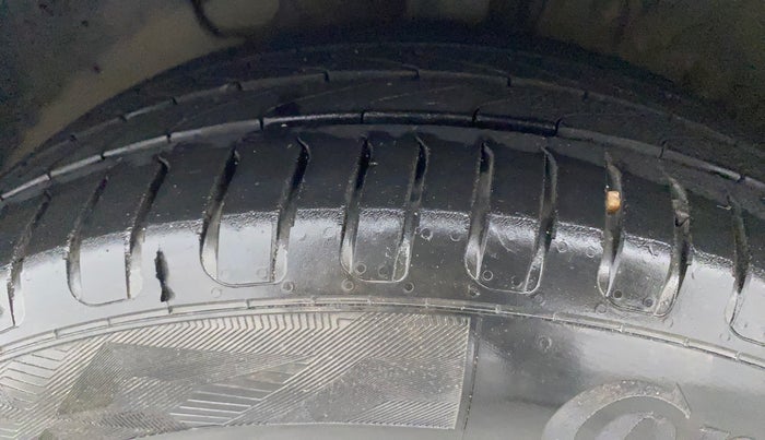 2019 Hyundai New Elantra 2.0 SX MT PETROL, Petrol, Manual, 60,472 km, Left Front Tyre Tread