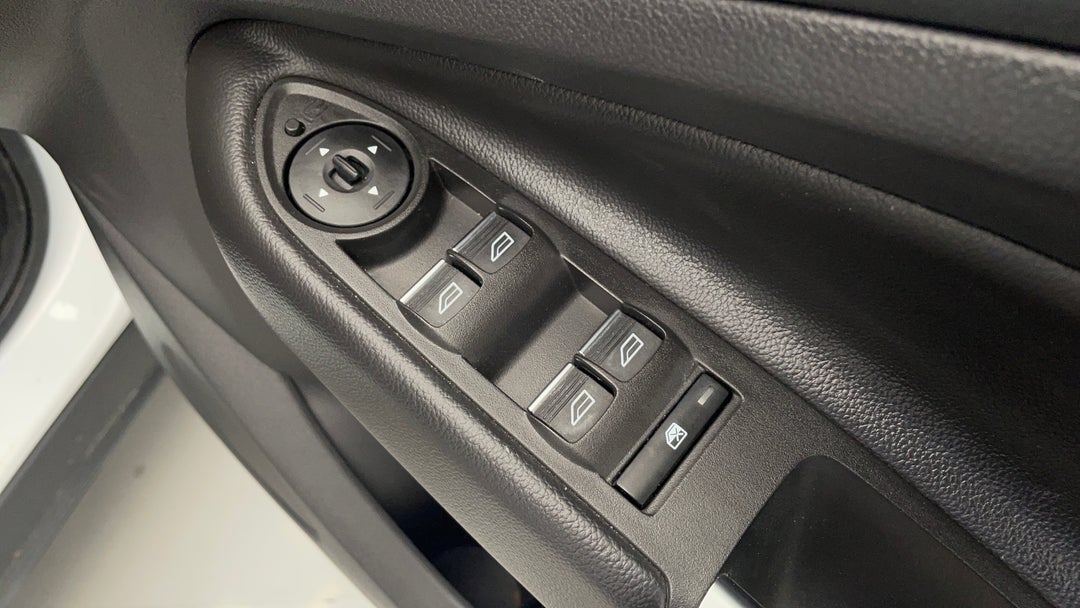 2018 Ford Escape Trend (fwd), Automatic, 89549 km, Drivers Side Door Panel Controls