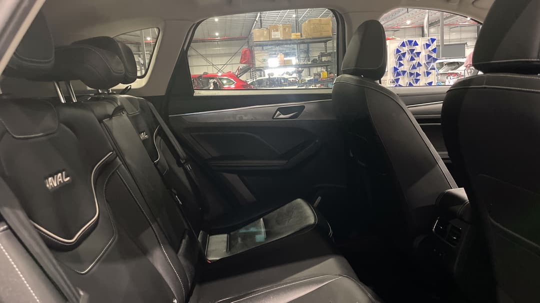 2022 GWM Haval Jolion Ultra, Automatic, 32454 km, Right Side Rear Door Cabin View