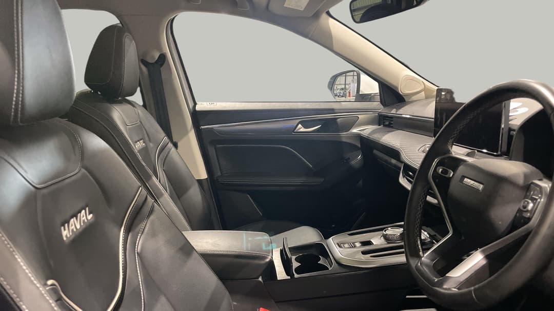 2022 GWM Haval Jolion Ultra, Automatic, 32454 km, Right Side Front Door Cabin View