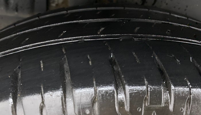 2021 Maruti Ertiga VXI CNG, CNG, Manual, 22,220 km, Right Rear Tyre Tread