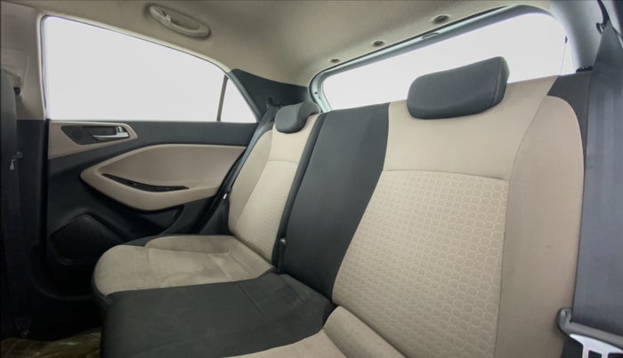 2017 Hyundai Elite i20 ASTA 1.2 (O), Petrol, Manual, 32,980 km, Right Side Rear Door Cabin