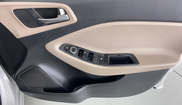 2017 Hyundai Elite i20 ASTA 1.2 (O), Petrol, Manual, 32,980 km, Driver Side Door Panels Control