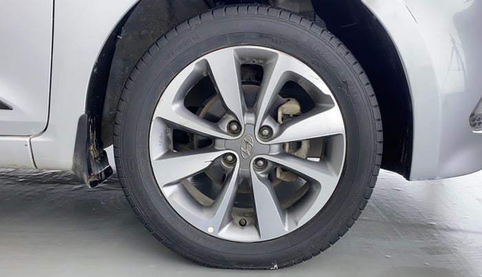 2017 Hyundai Elite i20 ASTA 1.2 (O), Petrol, Manual, 32,980 km, Right Front Wheel