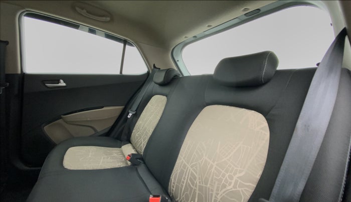 2016 Hyundai Grand i10 ASTA 1.2 KAPPA VTVT, Petrol, Manual, 28,157 km, Right Side Rear Door Cabin