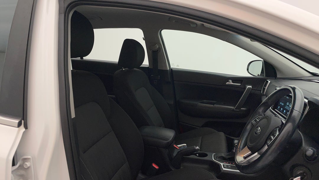 2019 Kia Sportage Sli (fwd), Automatic, 69410 km, Right Side Front Door Cabin View