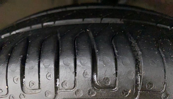 2012 Maruti Alto K10 LXI, Petrol, Manual, 49,840 km, Right Front Tyre Tread