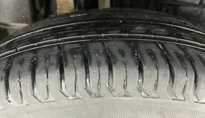 2019 Maruti Dzire VXI, CNG, Manual, 19,140 km, Left Rear Tyre Tread
