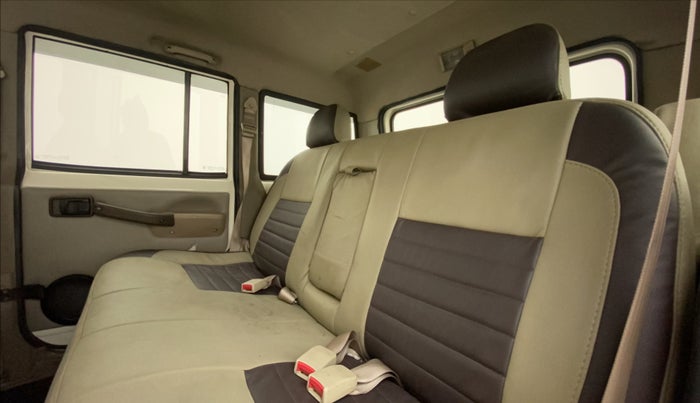 2014 Mahindra Bolero ZLX, Diesel, Manual, 69,573 km, Right Side Rear Door Cabin