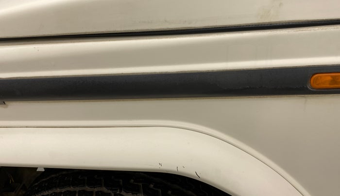 2014 Mahindra Bolero ZLX, Diesel, Manual, 69,573 km, Left fender - Minor scratches