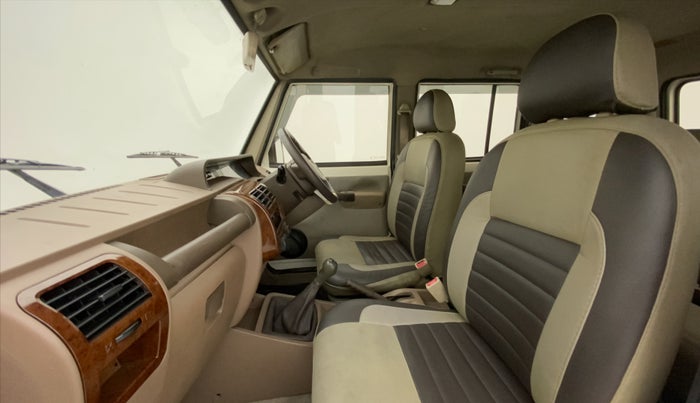 2014 Mahindra Bolero ZLX, Diesel, Manual, 69,573 km, Right Side Front Door Cabin