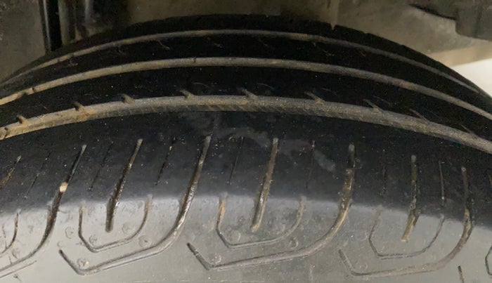 2010 Honda City 1.5L I-VTEC V MT, Petrol, Manual, 1,15,515 km, Left Rear Tyre Tread