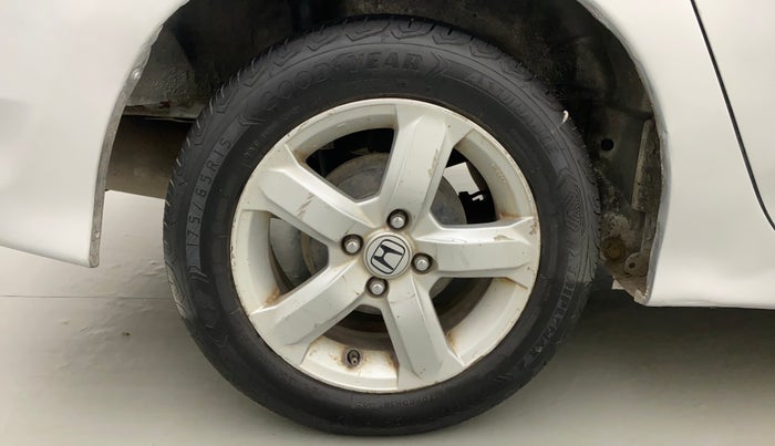 2010 Honda City 1.5L I-VTEC V MT, Petrol, Manual, 1,15,515 km, Right Rear Wheel